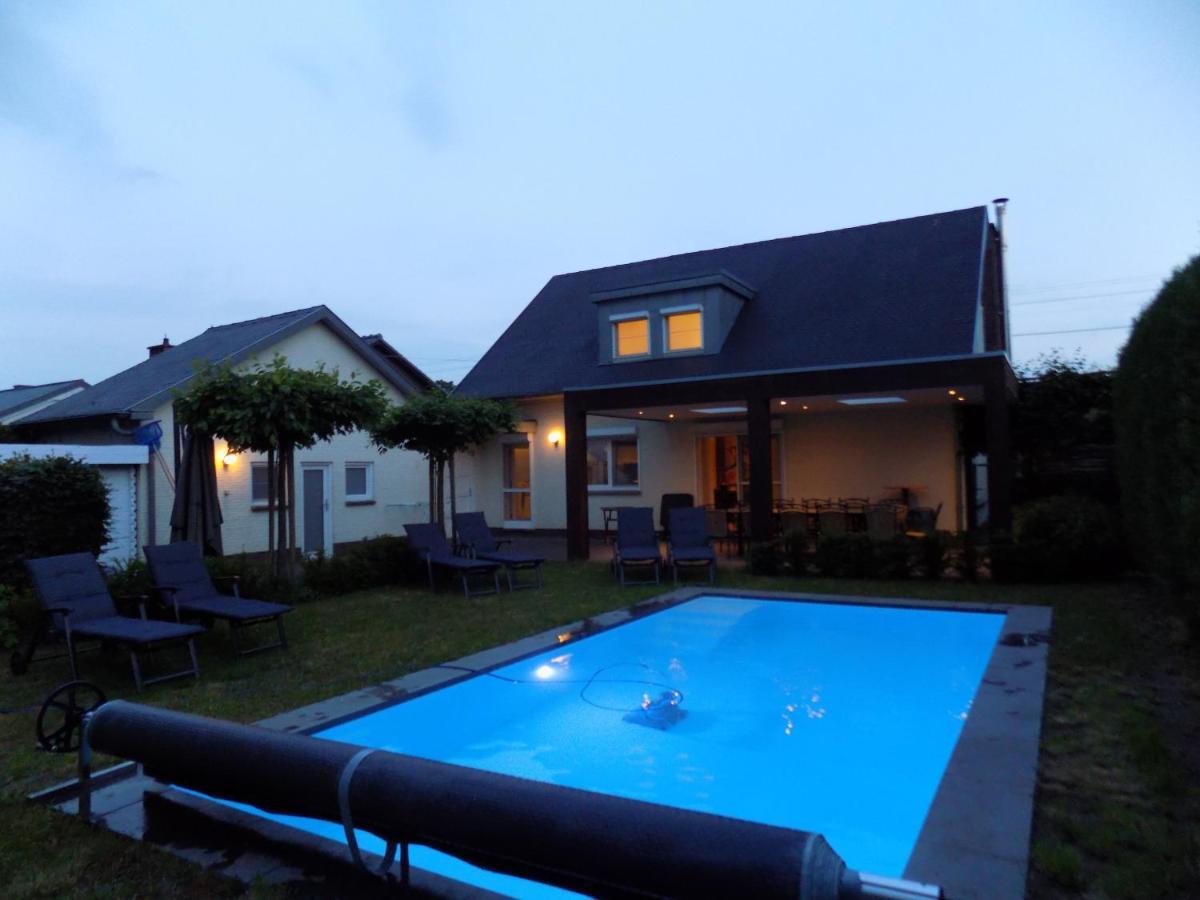 Villa Maas&Kempen Maaseik Bagian luar foto