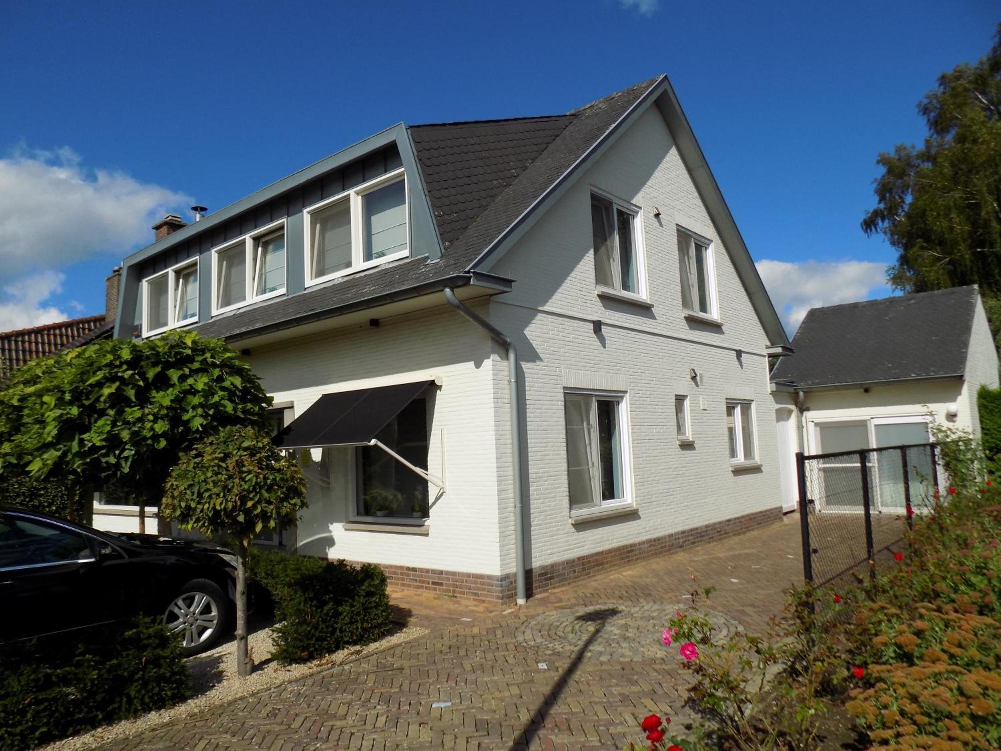 Villa Maas&Kempen Maaseik Bagian luar foto