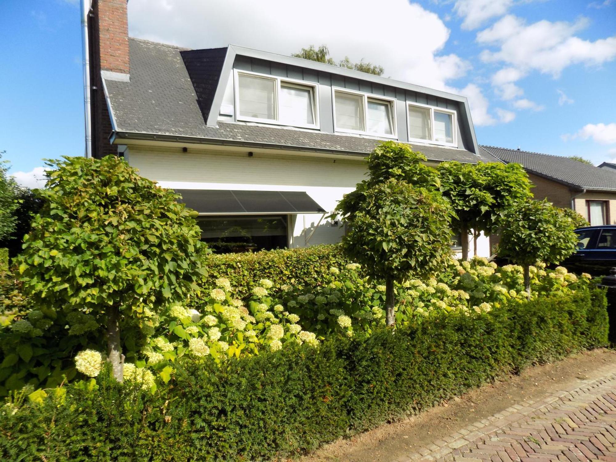 Villa Maas&Kempen Maaseik Bagian luar foto